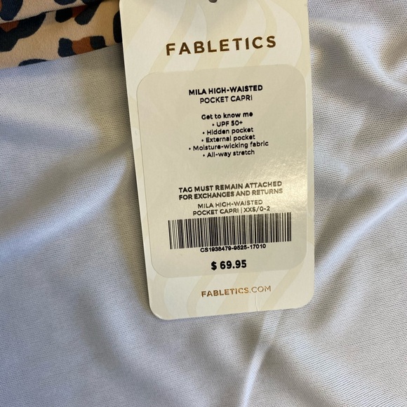 Fabletics Yoga Leopard Pants with pockets NWT. “Mika High Waisted Pocket Capri”. - Picture 3 of 7